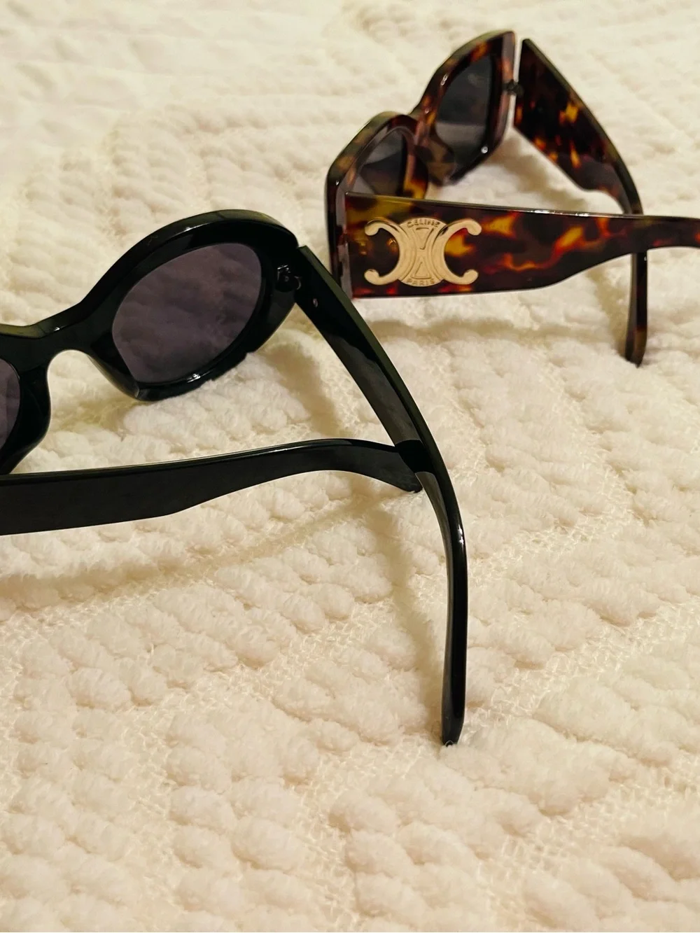 Bundle of Boutique sunnies Oval Sunglasses & Tortoiseshell Rectangle Sunglasses